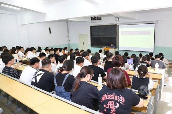 我院對師生入黨積極分子開展系統培訓