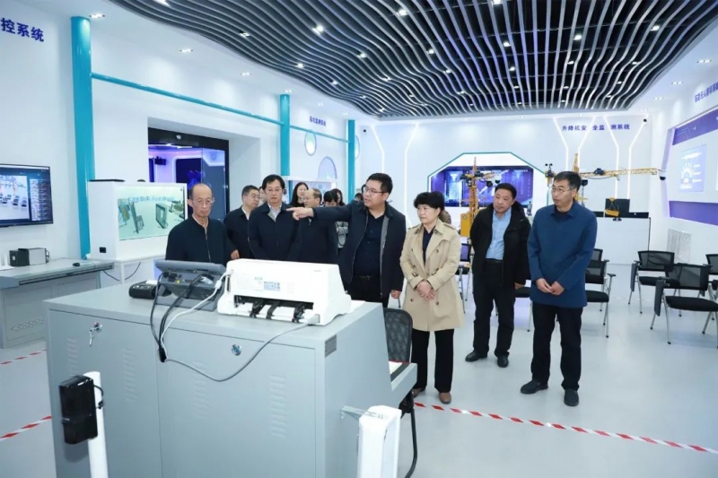 市人大常委會副主任李宏到我院調研