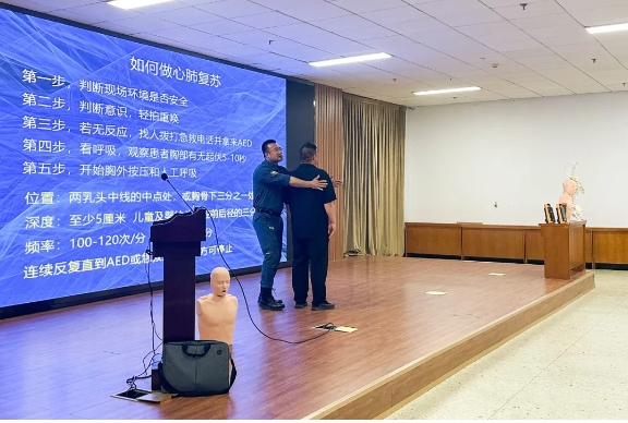 我院開展心肺復(fù)蘇培訓(xùn)