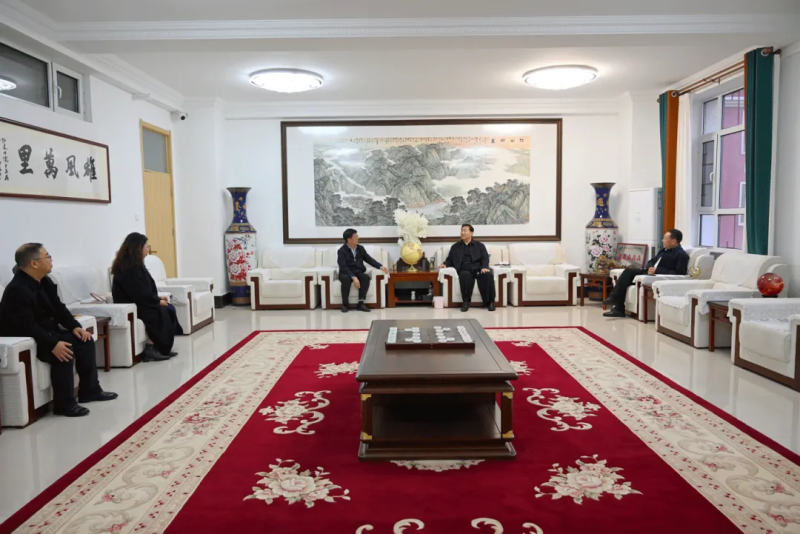 黨委書記馮印濤率隊赴河北外國語學院考察調研