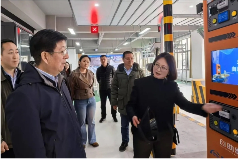 黨委書記馮印濤率隊赴云南交通職業技術學院學習考察