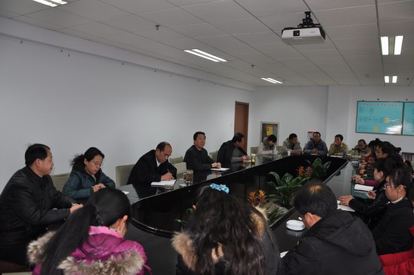 學(xué)院召開青年教師座談會(huì)
