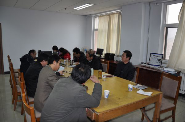 學(xué)院領(lǐng)導(dǎo)深入評(píng)建辦進(jìn)行調(diào)研