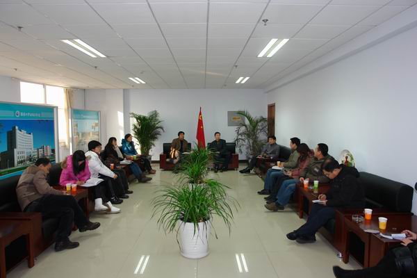 學院召開青年教師座談會