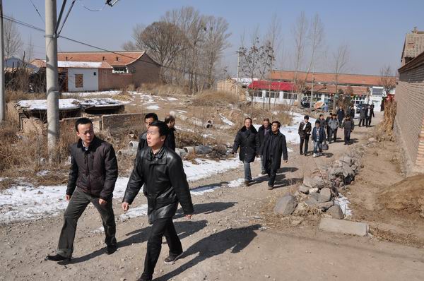 黨委書記胡煒、院長王立秋帶隊赴涿鹿縣看望駐村干部