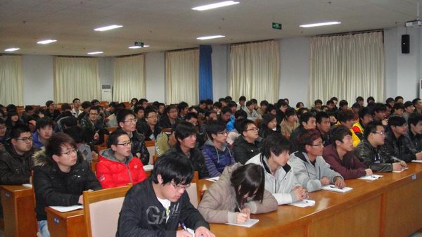 土木工程系啟動學(xué)雷鋒活動