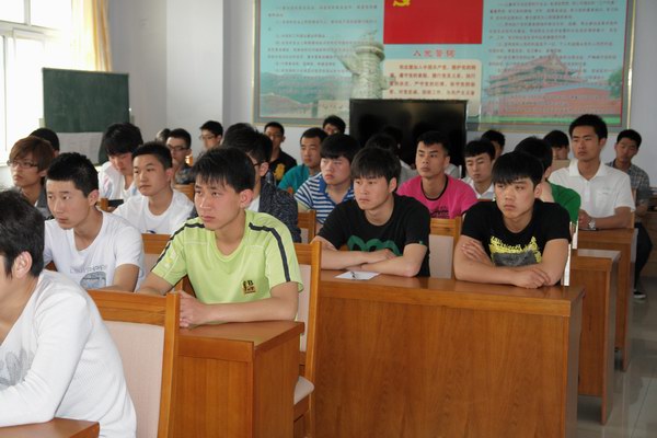 我院“校園環(huán)境整治月”活動(dòng)啟動(dòng)