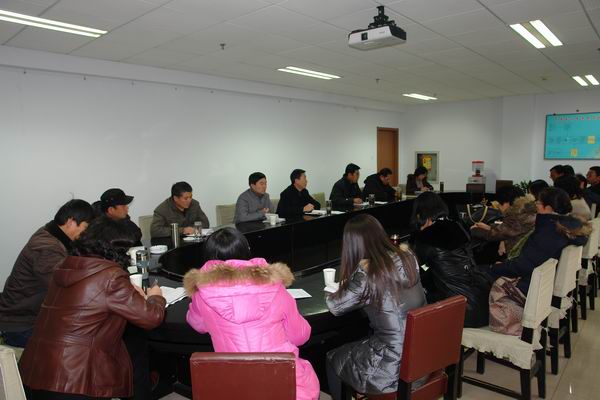 學(xué)院召開副高級職稱以上教師代表座談會(huì)