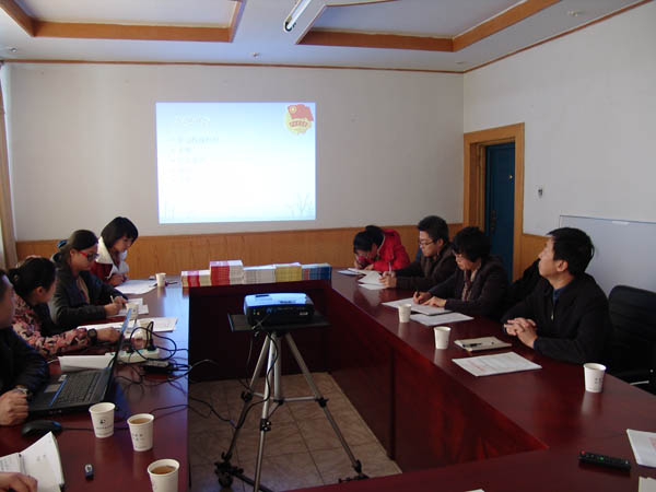 學(xué)院團委召開“職業(yè)素質(zhì)教育活動月”匯報會
