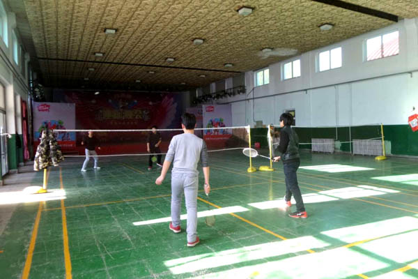 我院大學生羽毛球比賽圓滿結束