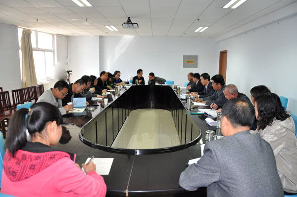 我院黨委理論中心組召開學習交流擴大會議