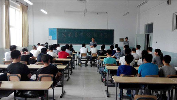 機(jī)械工程系舉辦“我最喜愛的輔導(dǎo)員”演講比賽