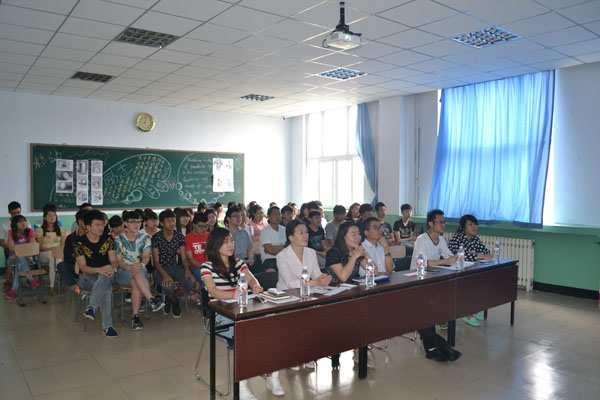 信息工程系軟件學院舉辦“關注殘障孤兒”公益廣告設計大賽