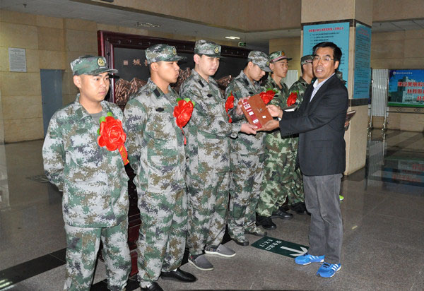 我院7名學生光榮參軍入伍