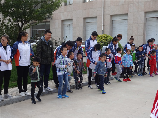 信息工程系舉辦關(guān)愛(ài)自閉癥兒童志愿活動(dòng)