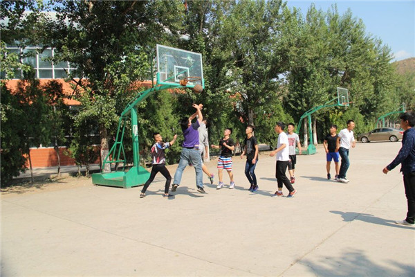 土木工程系舉辦“新生杯”籃球賽