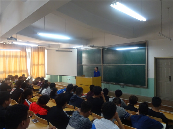 信息工程系創新學生干部管理方法