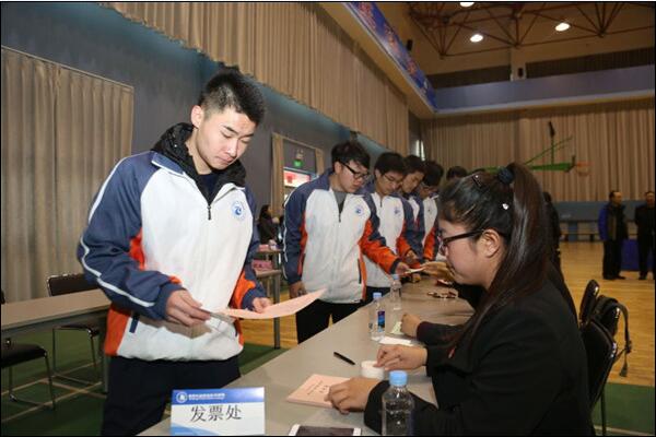 我院31名師生參加北京市石景山區人大代表選舉投票