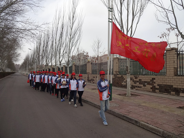 汽車工程系開展“發揚雷鋒精神，延伸愛心舞臺”主題活動
