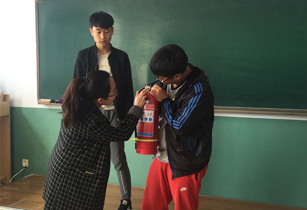 信息工程系開展消防疏散演練活動