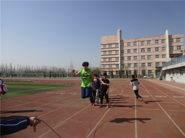 汽車工程系開展素質拓展活動