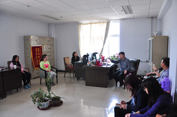 行政二黨支部召開“兩學一做”專題學習會