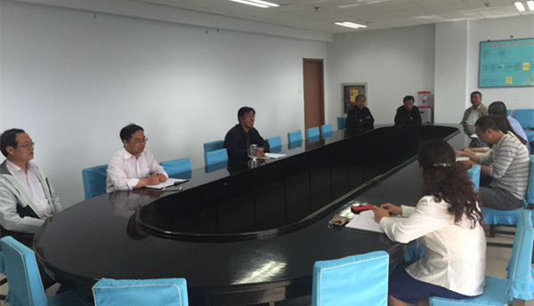 學院院長王立秋等領導到所在黨支部講黨課