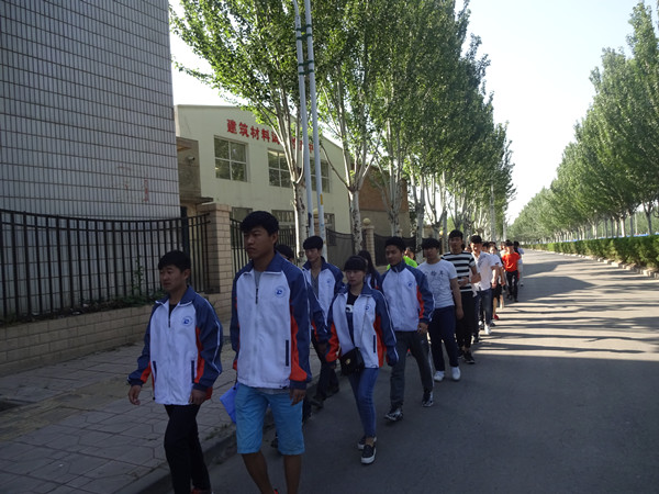 我院志愿者深入社區開展“助力冬奧，快樂英語”志愿服務