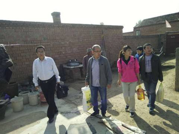 機械工程系黨支部走訪慰問貧困戶