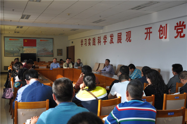 學(xué)院黨委書記胡煒就學(xué)習(xí)貫徹《中國共產(chǎn)黨問責(zé)條例》作專題黨課