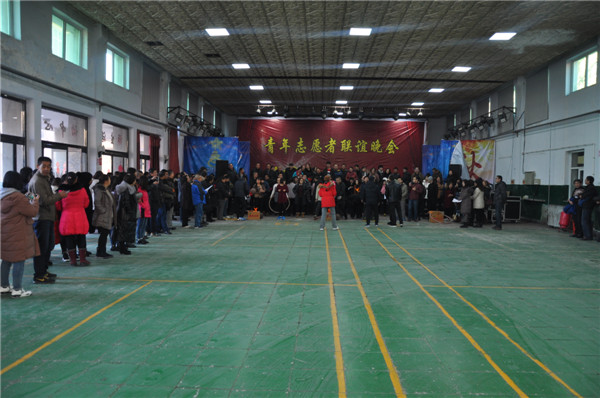 學(xué)院舉辦2018年迎新趣味運動比賽