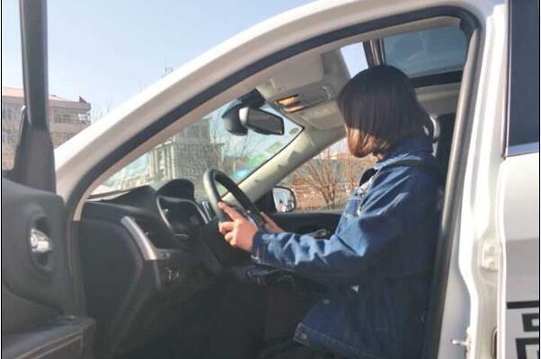 汽車工程系開展社會(huì)實(shí)踐活動(dòng)