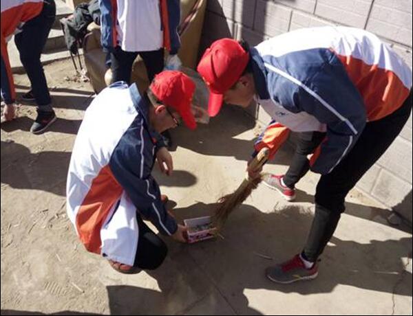 機(jī)械工程系開展走進(jìn)社區(qū)志愿服務(wù)活動(dòng)