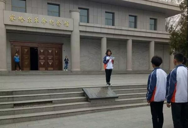 經管系與外語系共同舉行清明節祭掃活動