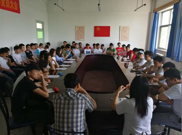 電氣工程系召開學(xué)生代表座談會