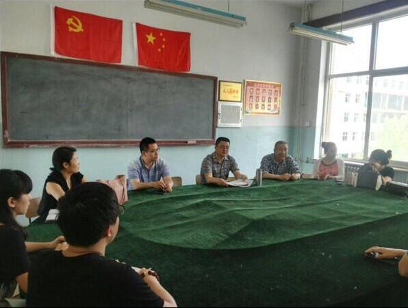 土木工程系黨支部加強(qiáng)專題學(xué)習(xí)   切實(shí)增強(qiáng)“四個意識”