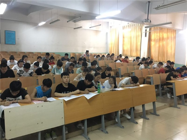 應用外語系舉辦黨團知識競賽活動