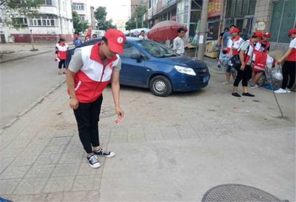 機械工程系舉辦“一學一做，走進社區”主題團日活動