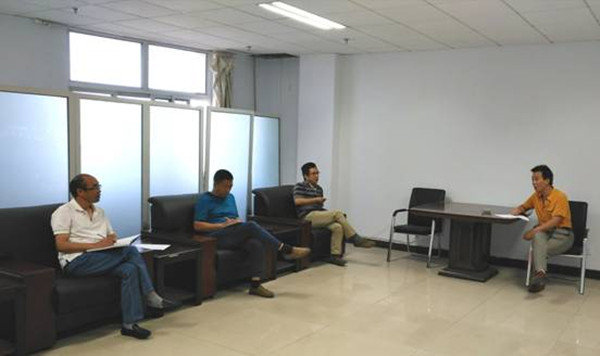 教務科研黨支部召開增強“四個意識”專題組織生活會