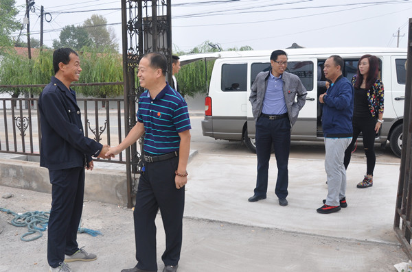 行政二黨支部深入萬全區北新屯村開展結對幫扶活動