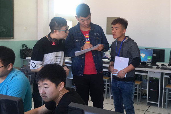 信息工程系新學期嚴查考勤 促學風建設