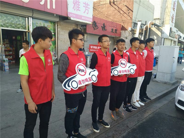 信息工程系志愿者開展愛心助考活動