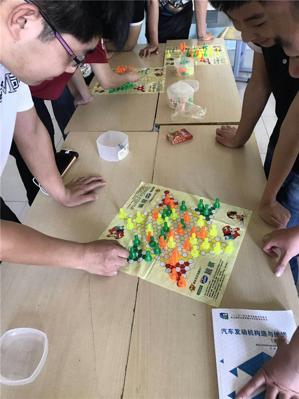 汽車工程系舉辦跳棋比賽