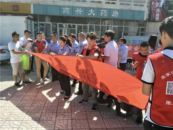 機械工程系開展“文明交通 安全出行”志愿活動