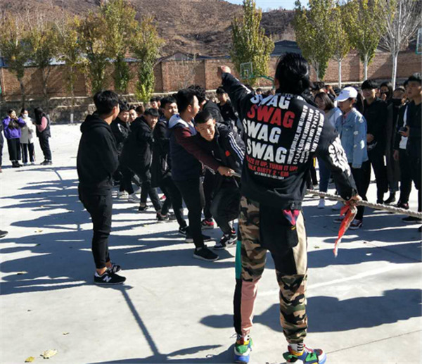 我院首屆學生社團拔河友誼賽成功舉辦