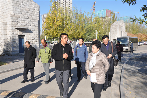 市政協副主席何蘭率部分市政協委員到我院調研