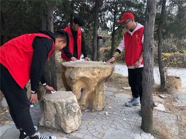 學院團委組織志愿者開展創建文明城市系列志愿活動