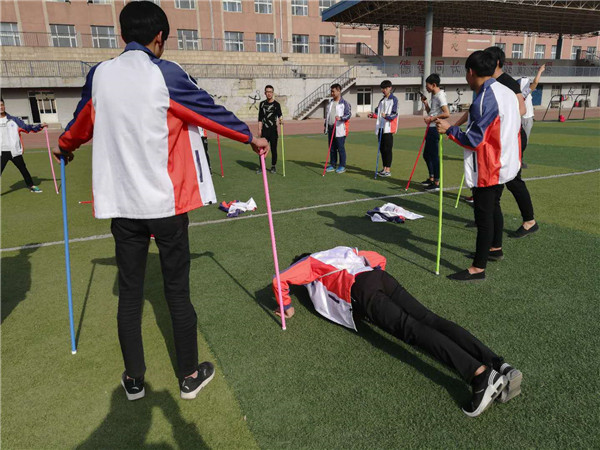 汽車工程系開展素質(zhì)拓展活動