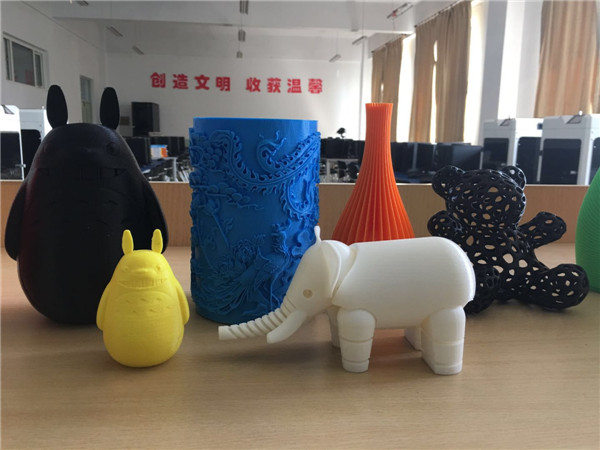 機械工程系對教師進行3D掃描打印技術(shù)培訓