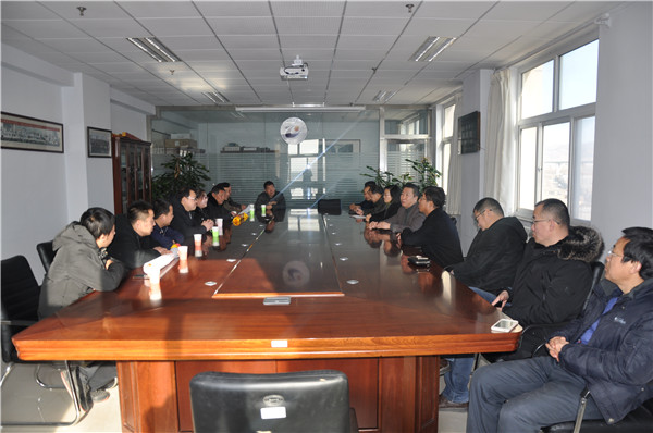 萬(wàn)全區(qū)北新屯鄉(xiāng)領(lǐng)導(dǎo)率領(lǐng)幫扶村書(shū)記、主任來(lái)我院贈(zèng)送錦旗